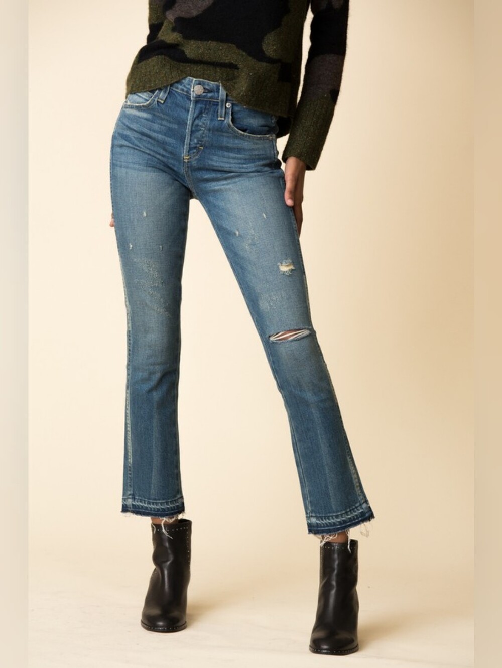 AMO | "Babe" High Rise Cropped Jeans